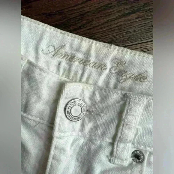 American Eagle Outfitters White Floral Embroidered Stretch Jean Short shorts  0 - Picture 2 of 11